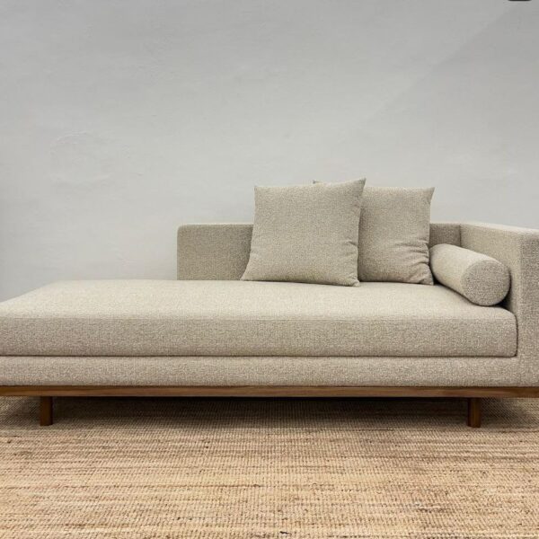 Sandstone Lounger